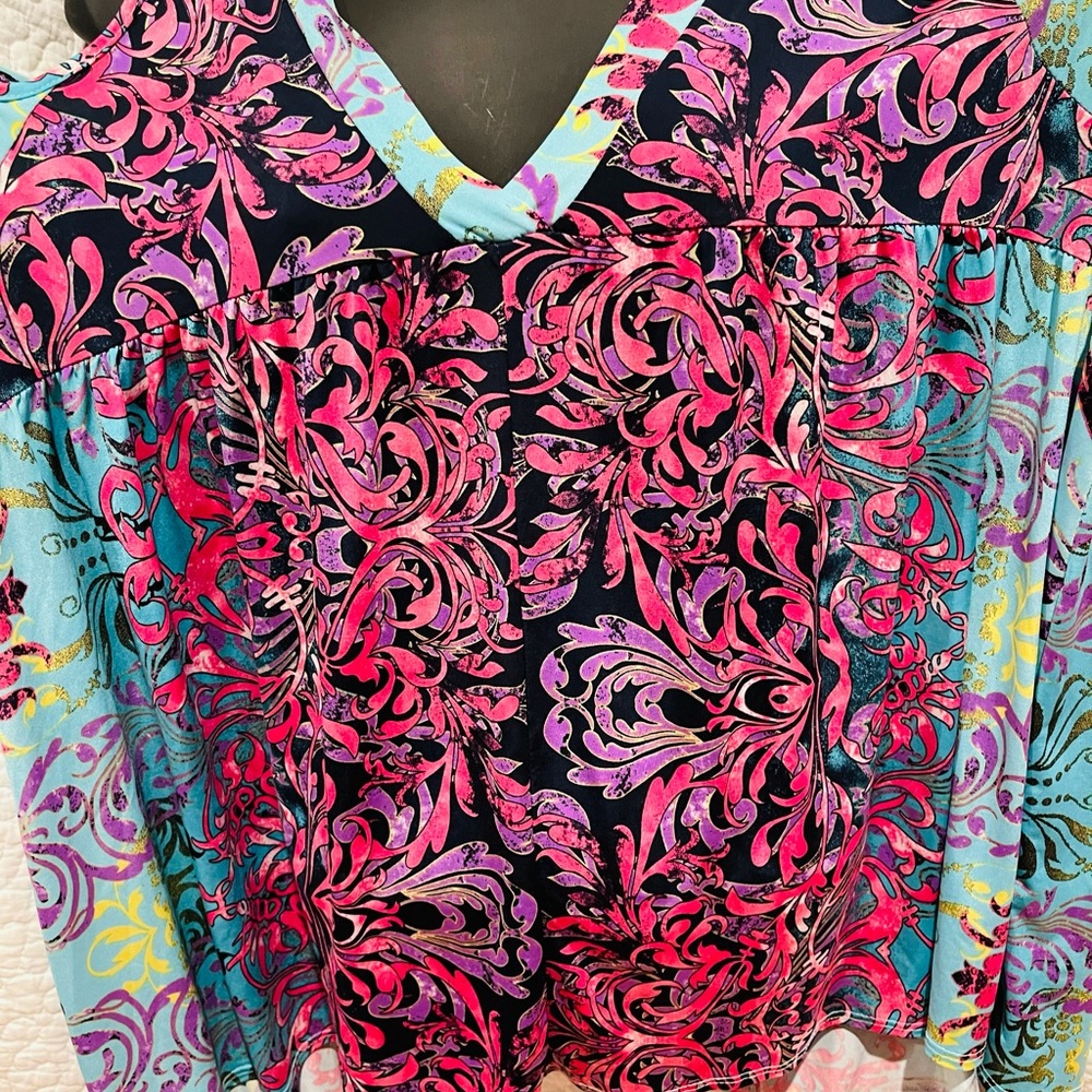 The Hanger Cold Shoulder Blouse Sz M